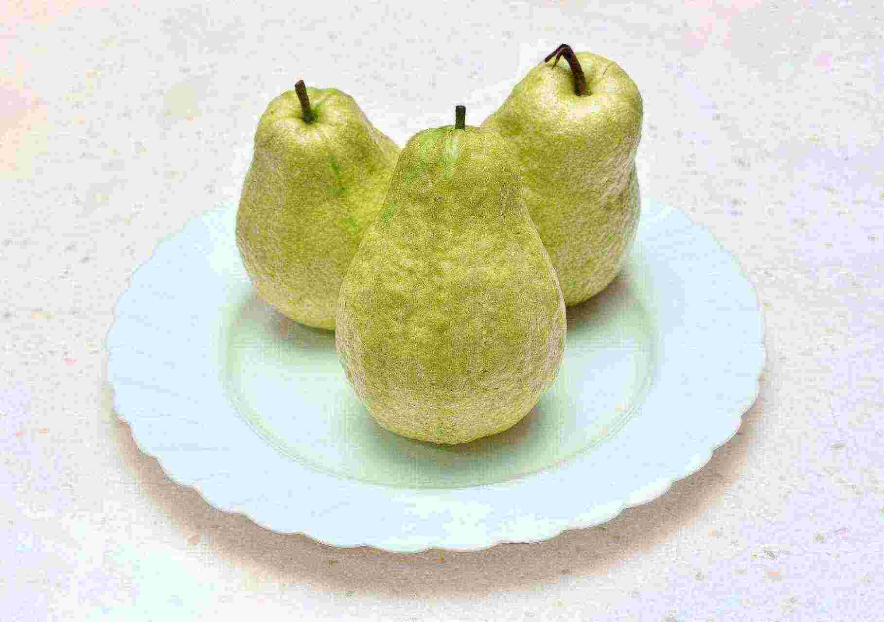 Photo of guava via pixabay