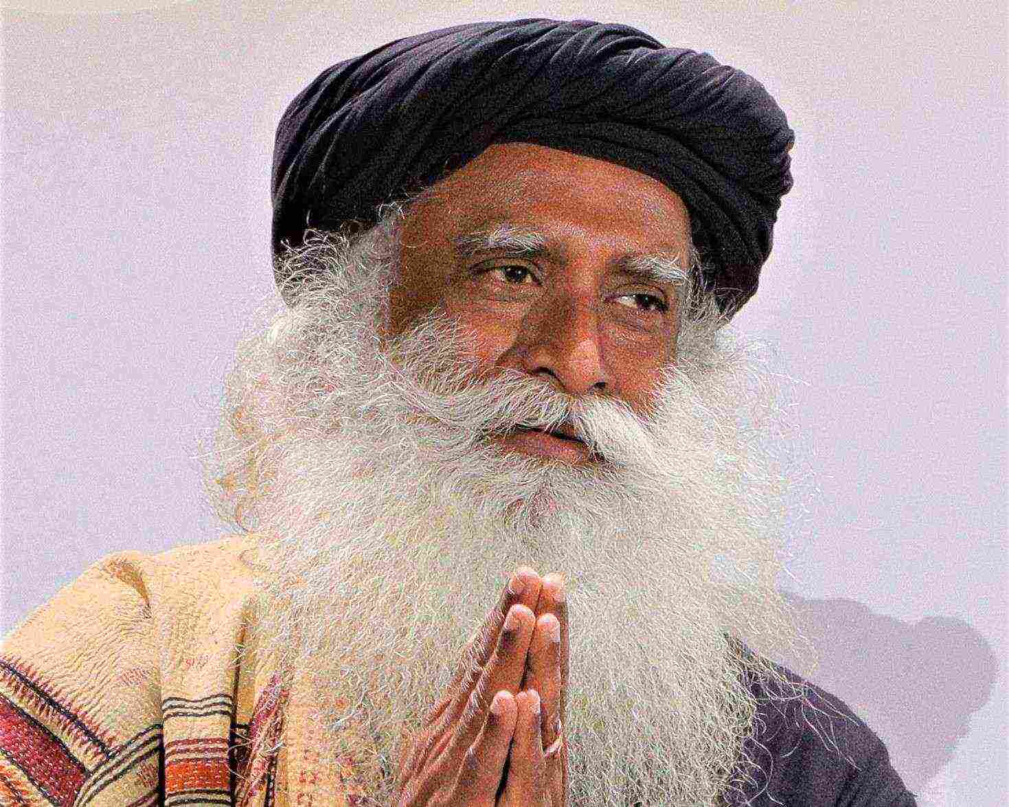 6 Short Quotes by Sadhguru That Will Change How You Think
