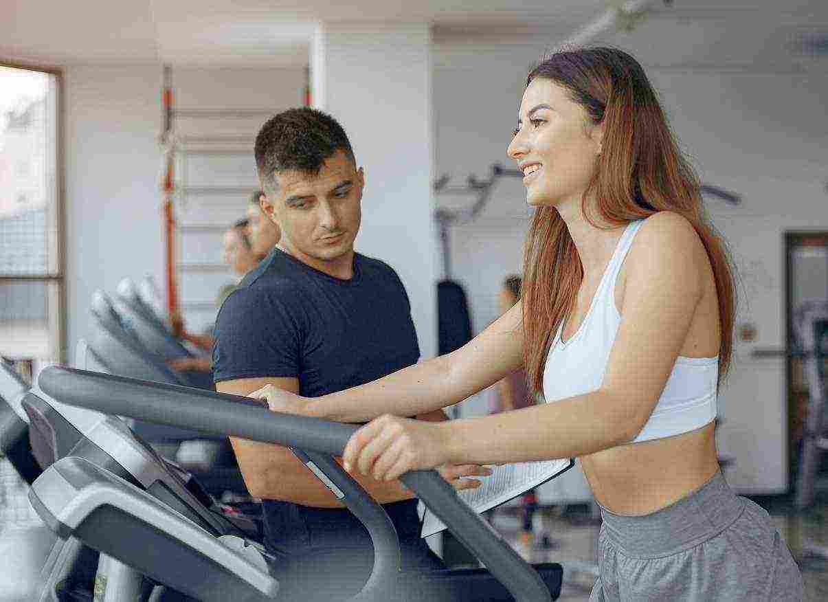 Signs A Guy At The Gym Is Interested In You