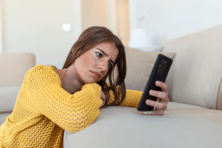 is it bad when your boyfriend stops texting?