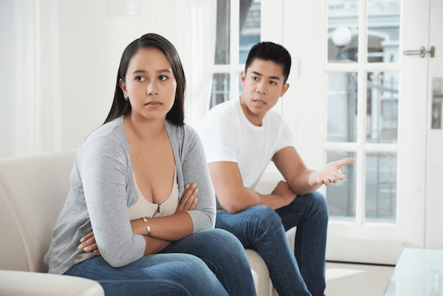 examples of deception in a relationship